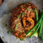 Daging sapi ossobuco, kentang tumbuk & saus ikan teri