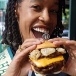 Harlem Shake X CityMeals on Wheels menghadirkan “Big Apple Pigout” untuk mendukung NYC yang paling membutuhkan senior