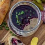 Pate jamur sederhana dan pinot noir jelly