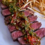 Striploin panggang, tomat chimichurri – lain foodblogger
