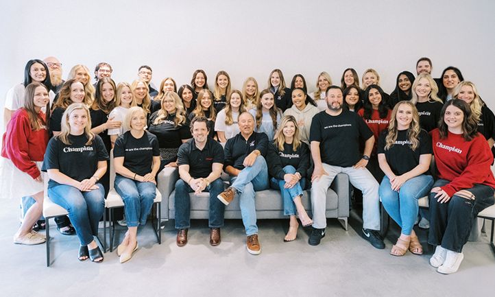 Juara bernama agen pemasaran waralaba teratas untuk 2025